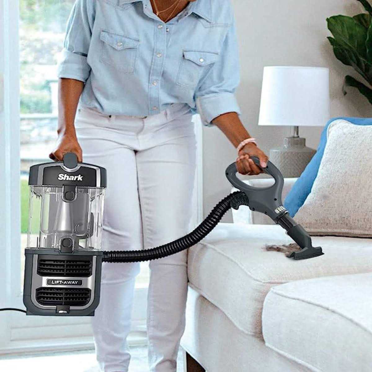 Shark Navigator Lift-Away Upright Vacuum With Self-Cleaning Brushroll And HEPA Filter - UV725