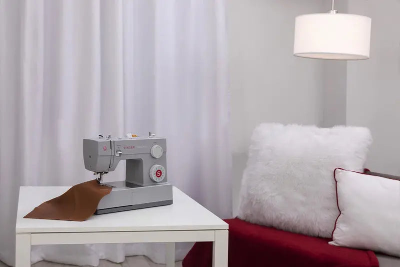 SINGER Heavy Duty Mechanical Sewing Machine, White, 23 Built-In Stitches - 4423