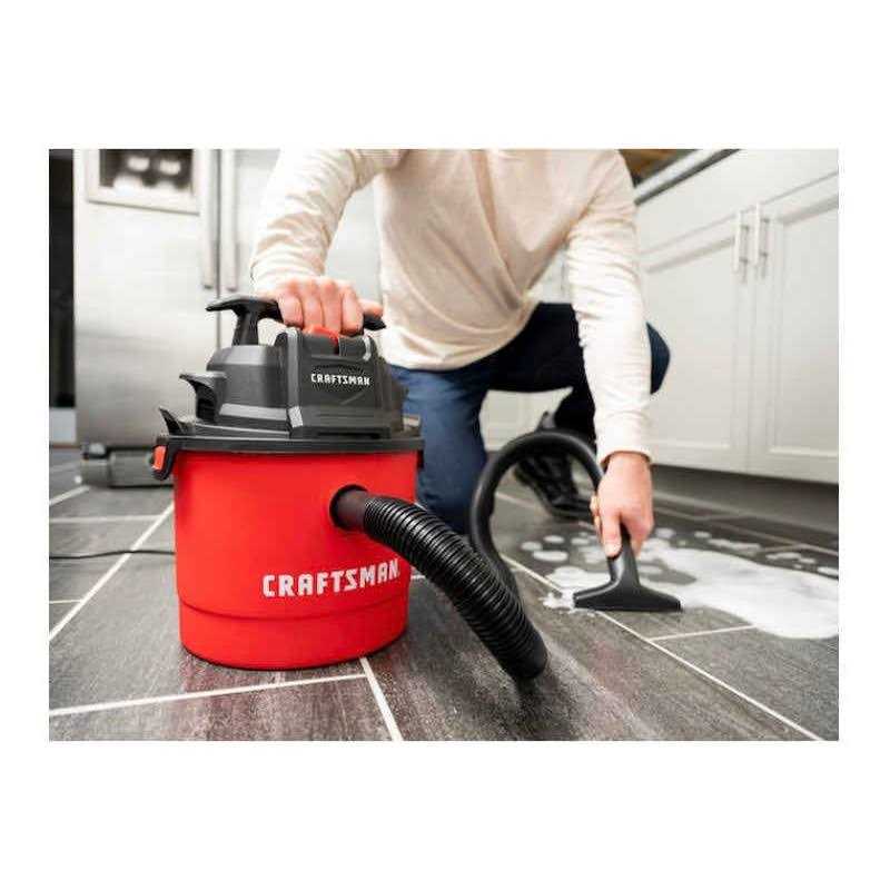 CRAFTSMAN 2.5-Gallons 2-HP Corded Wet/Dry Shop Vacuum With Accessories