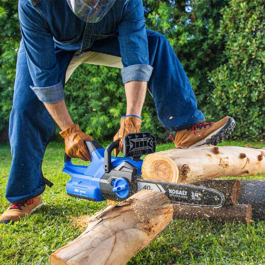 Kobalt Gen4 40-Volt 14-in Brushless Battery Chainsaw 4 Ah - KCS 1040A-03