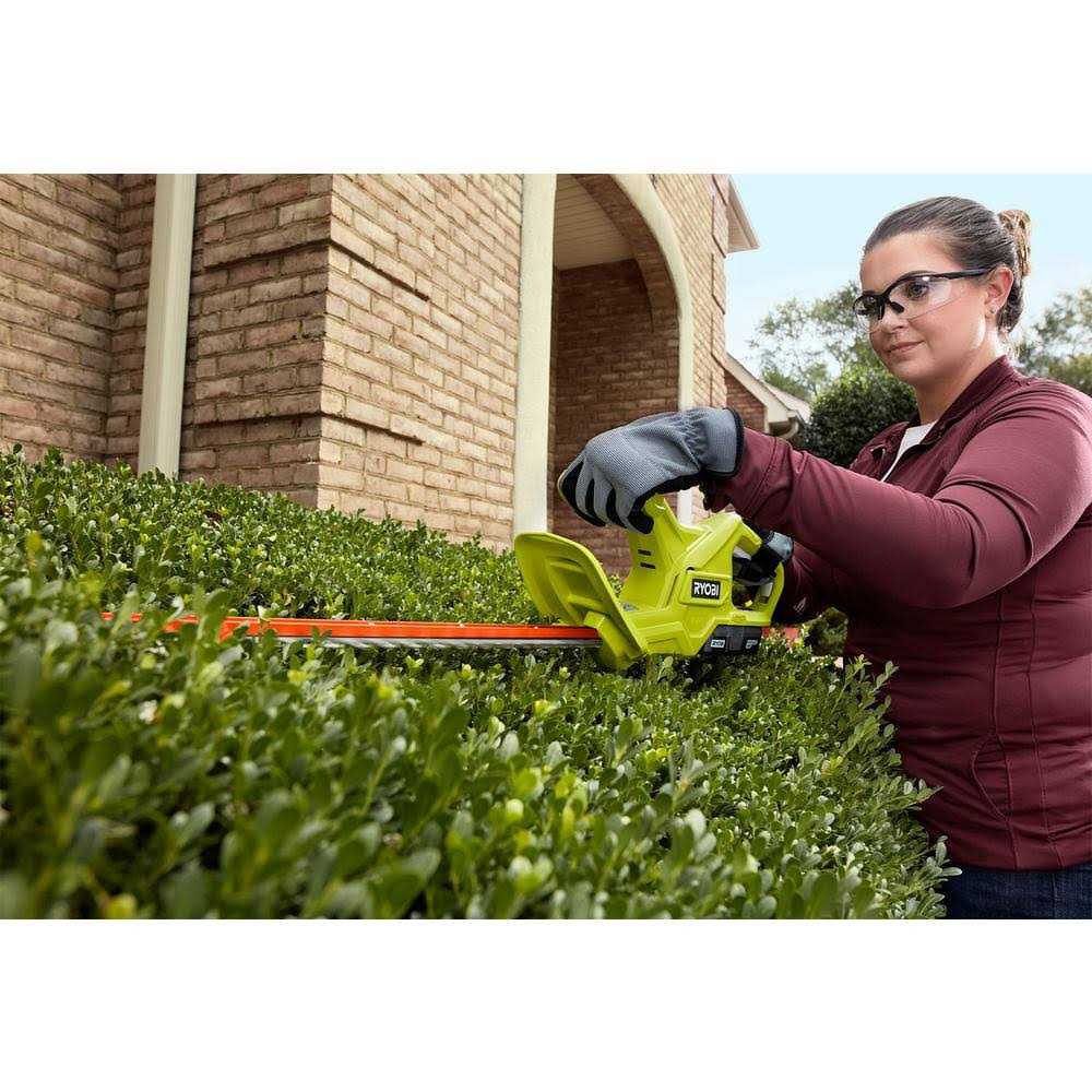 RYOBI ONE+ 18V Lithium-Ion Cordless Hedge Trimmer, 18 in