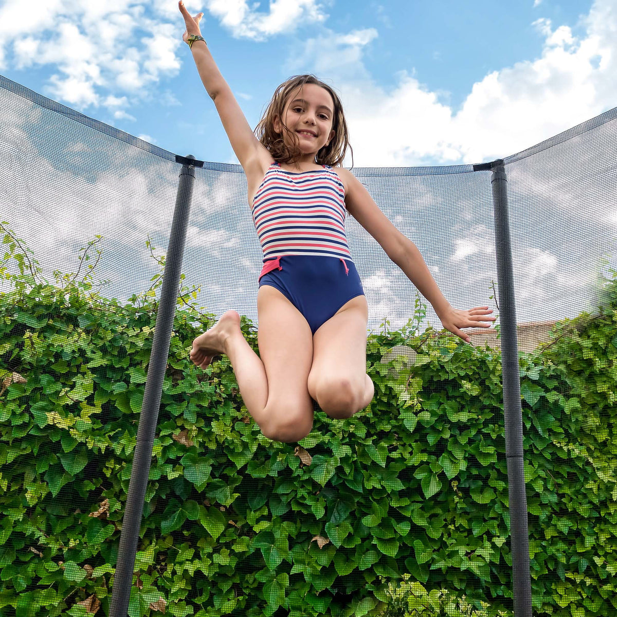 MARNUR Kids' Trampoline 8 ft With Enclosure Net, Ladder And Wind Stakes - 330 lbs Weight Capacity