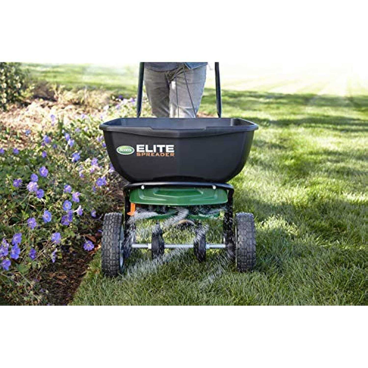 Scotts Elite Broadcast Spreader With EdgeGuard