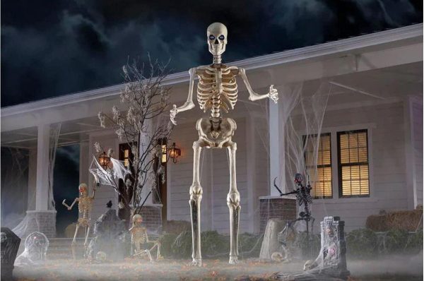 Home Accents 12 ft Giant-Sized Skeleton With LifeEyes - NO250058