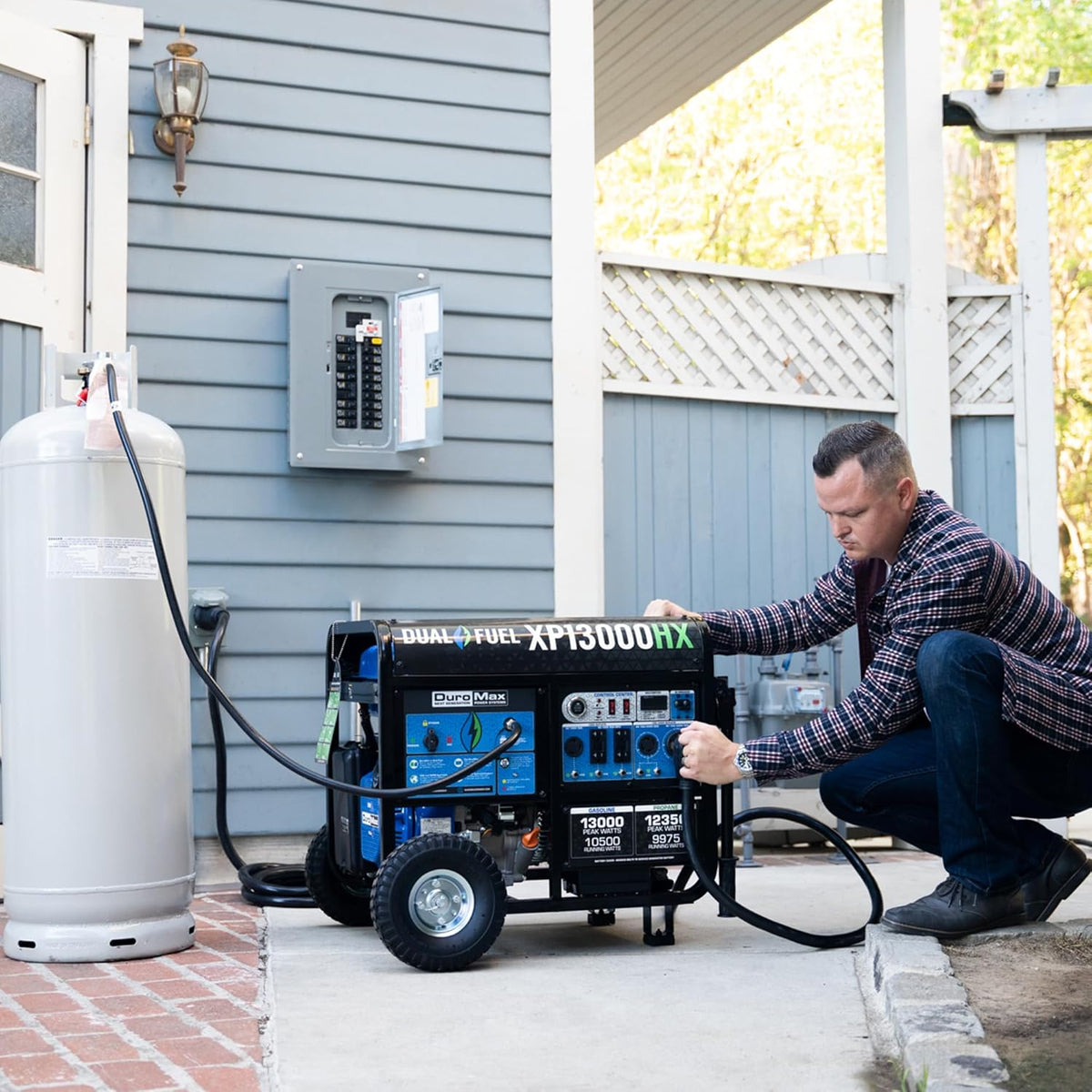 DuroMax Dual Fuel Portable Generator, 13 000-Watt, Gas and Propane, Electric Start - XP13000HX