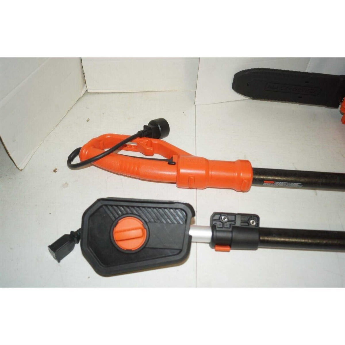 Black+Decker 10 in 8 Amp 2-in-1 Electric Pole Saw