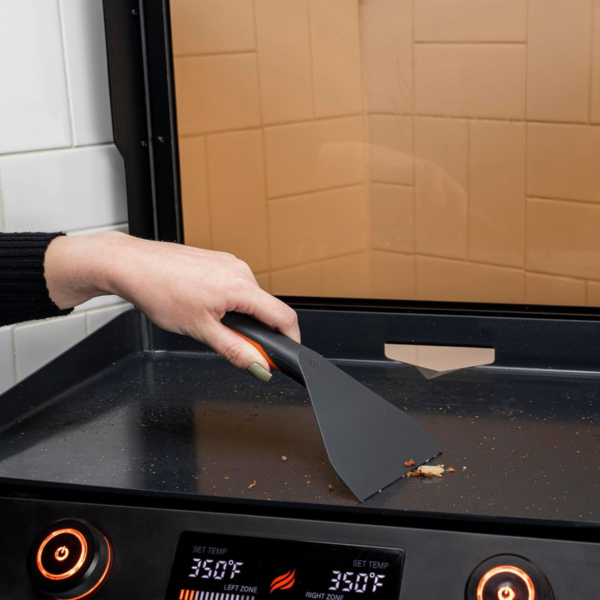 Blackstone 22 Inch Electric Tabletop Griddle With Hood And Accessories - 8001 E-Series