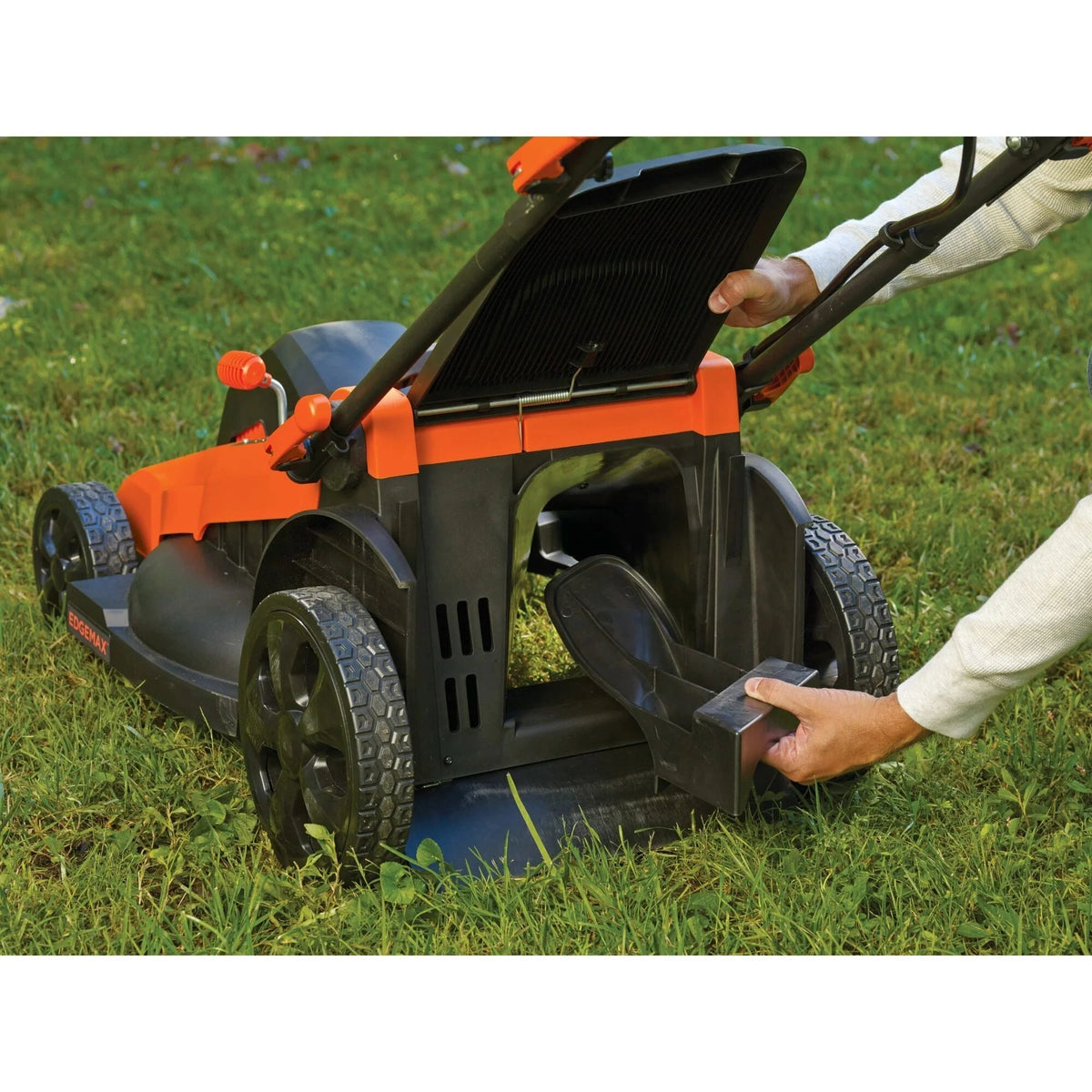 BLACK+DECKER 40V MAX Cordless Lawn Mower With 2 Batteries And Charger - CM2043C