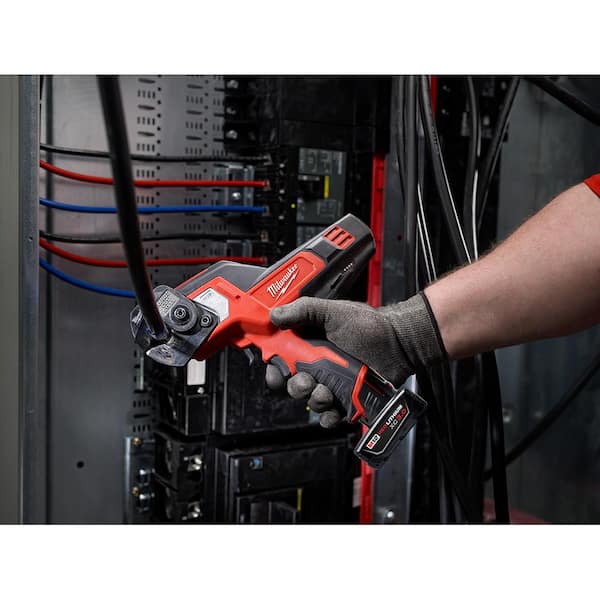 Milwaukee M12 12V Lithium-Ion Cordless 600 MCM Cable Cutter Kit With One 3.0Ah Battery, Charger And Hard Case