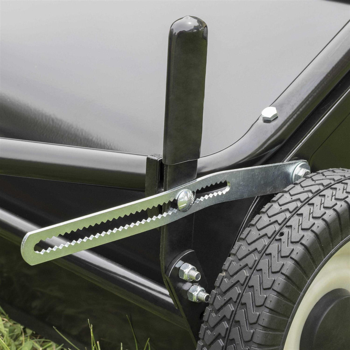 Agri-Fab 52 Tow Lawn Sweeper - 45-0546