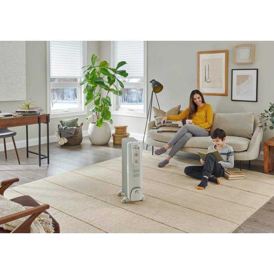 Delonghi Oil-Filled Radiator Heater, Light Gray, 1500 W, 7 Fin - TRH0715