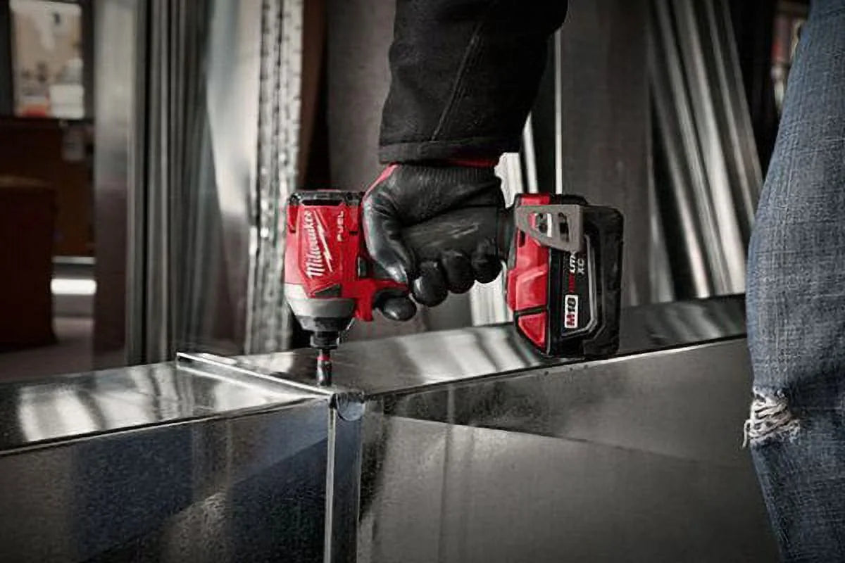 Milwaukee M18 Fuel 1/4 in 18V Hex Impact Driver Kit With (2) 5Ah Batteries, Charger And Carrying Case - 2853-22