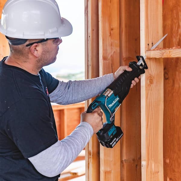 Makita 18V LXT 5.0 Ah Lithium-Ion Brushless Cordless Combo Kit With Oscillating Multi-Tool - XT507PT/XMT03Z