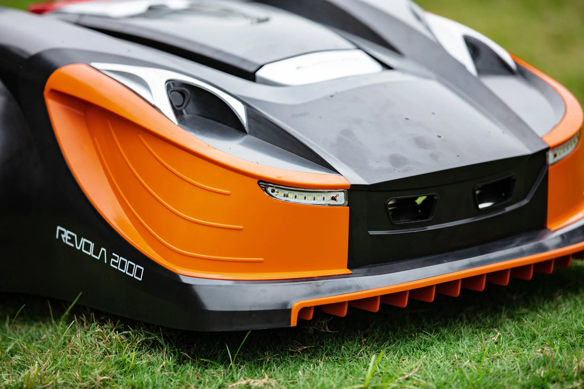 Yard Force Robotic Lawn Mower, 28 Volt, Wi-Fi Control - Revola X4E