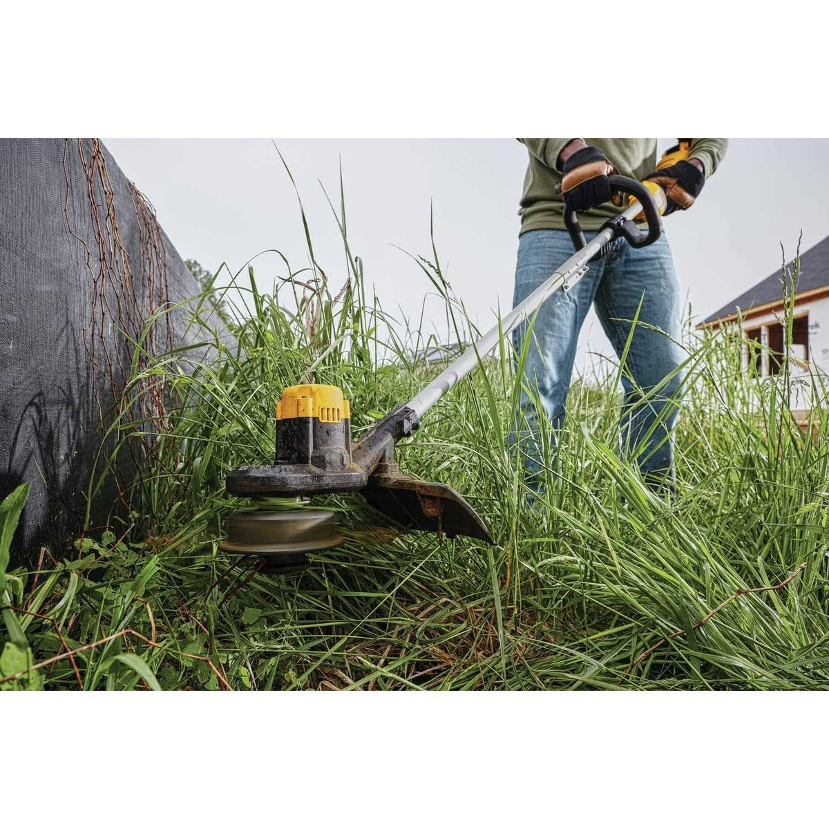 DEWALT 20V MAX Cordless String Trimmer, 13 In. Swath, 0.080 In. Line - DCST925B