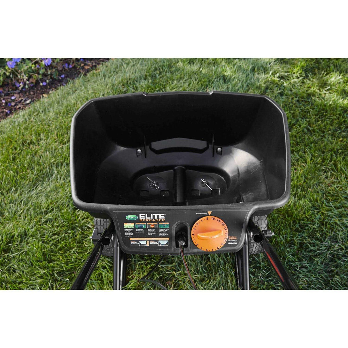 Scotts Elite Broadcast Spreader With EdgeGuard