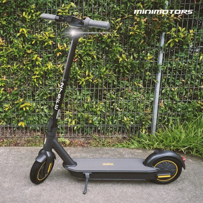 Segway Ninebot MAX G30/G30P Electric Scooter - 65 km (40 mi), 30 km/h (18.6 mph)