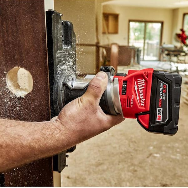 Milwaukee M18 Fuel 18V Lithium-Ion Brushless Cordless Compact Router With Plunge Base - 48-10-5601